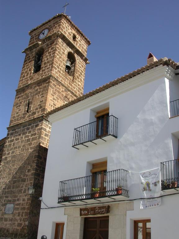 Suite La Plaza Letur Exterior photo